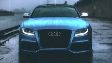 Audi RS5 Under the Rain live wallpaper download